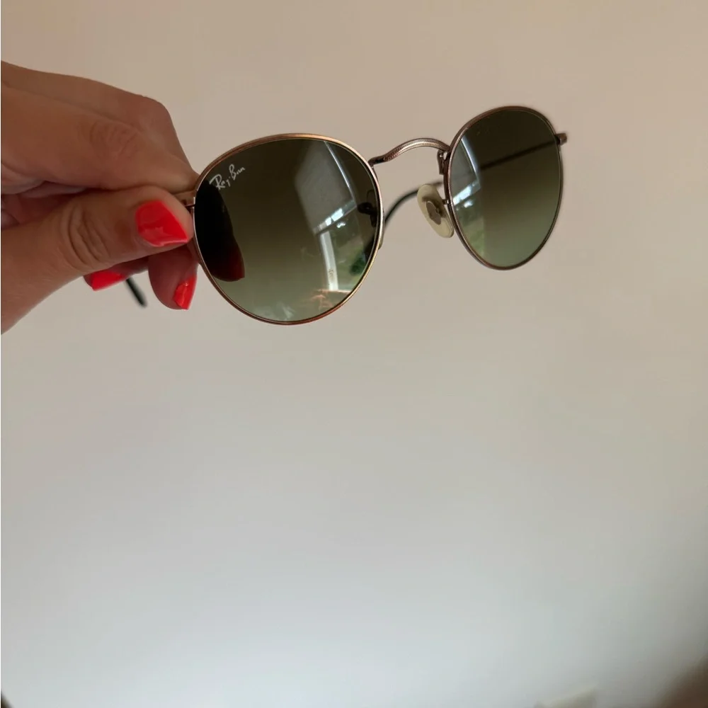 Small Ray-Ban Black and Brown Sunglasses - Picture 8 of 8